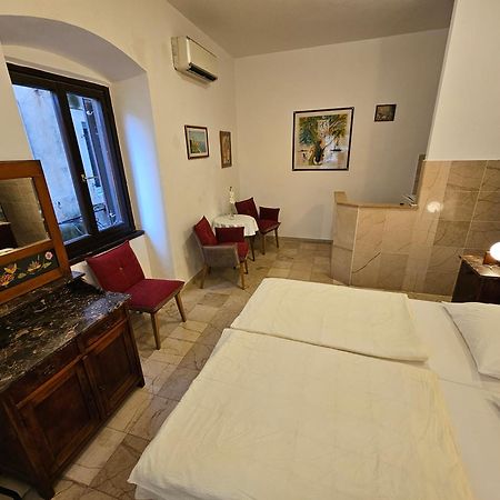 Center Room D16 In The Ancient Roman Palace Split Exterior foto