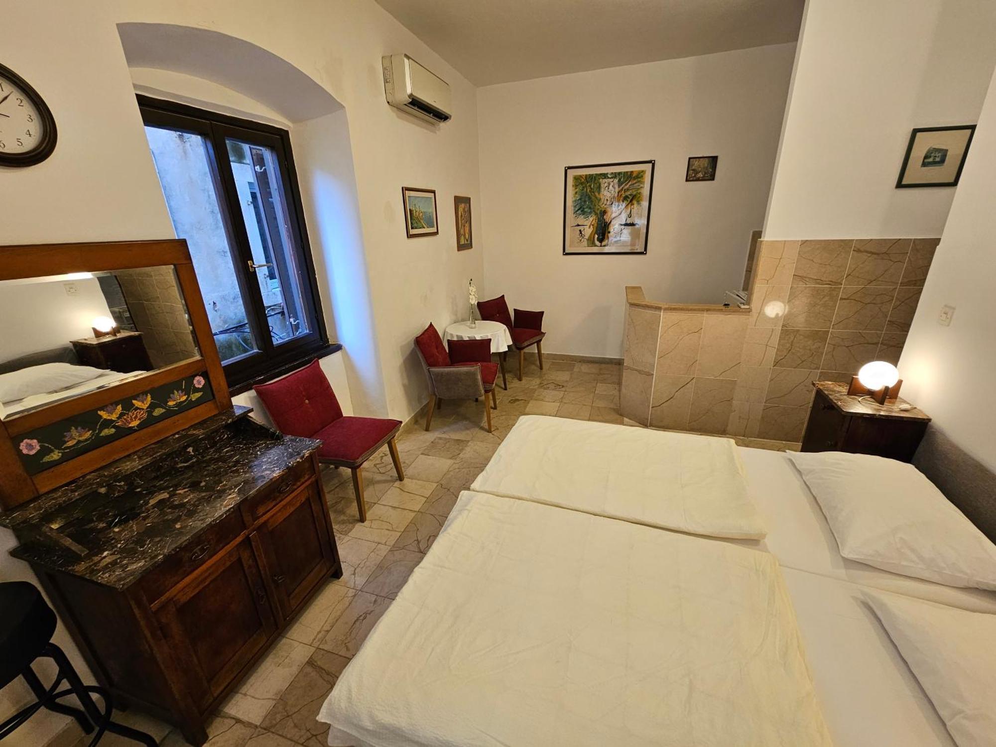 Center Room D16 In The Ancient Roman Palace Split Exterior foto