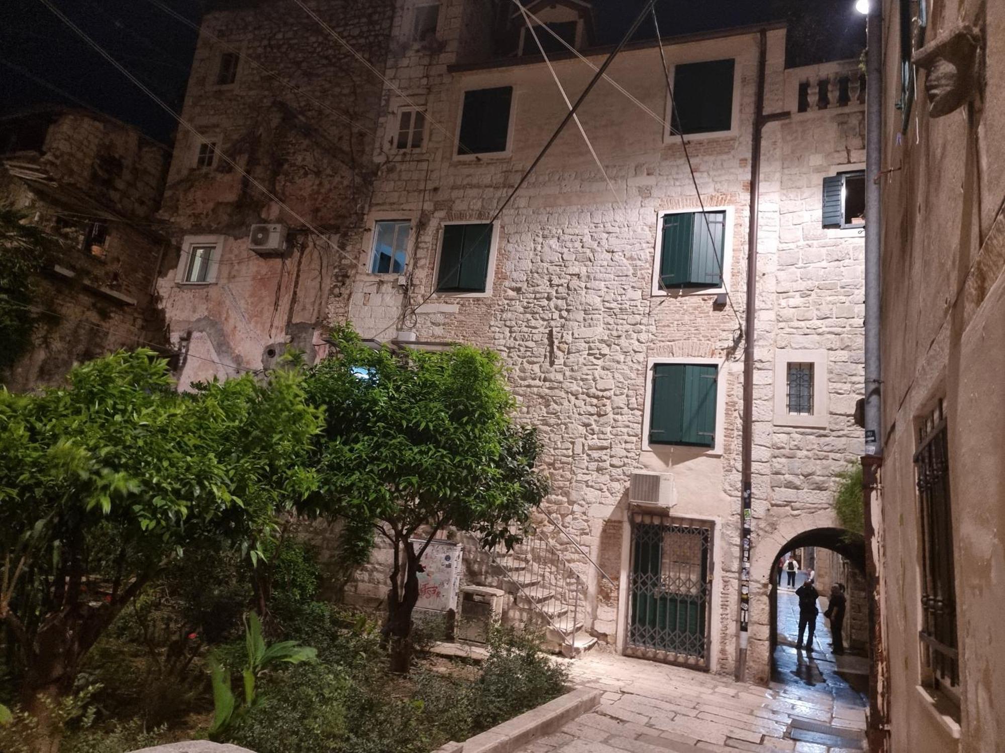 Center Room D16 In The Ancient Roman Palace Split Exterior foto