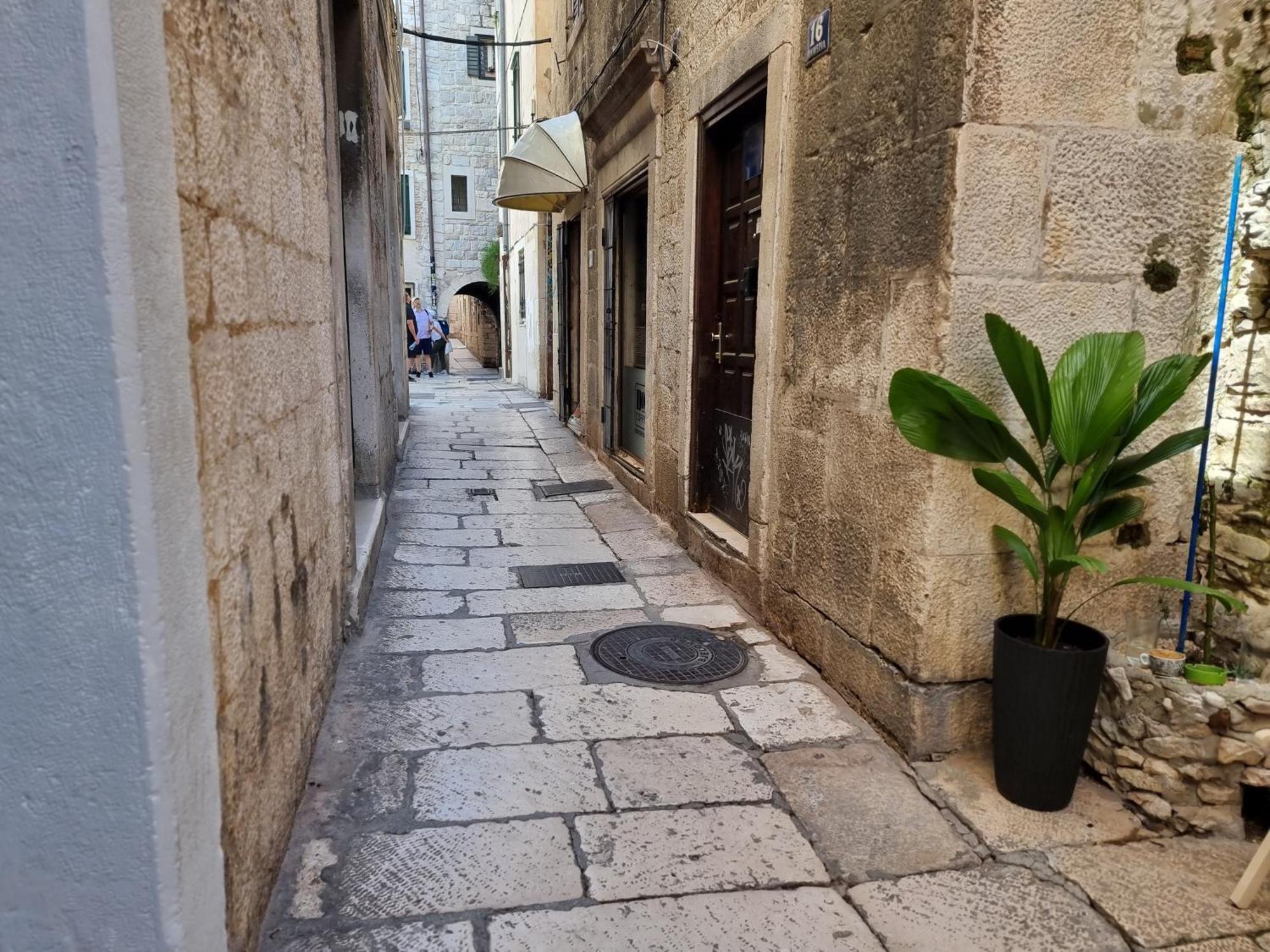 Center Room D16 In The Ancient Roman Palace Split Exterior foto